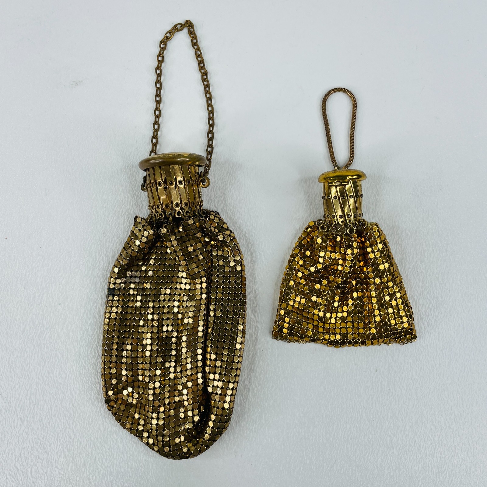 2 Vtg Gold Mesh Metal Beggars Bag Purse Expandable Gate Top Accordion 5″ & 3.25″