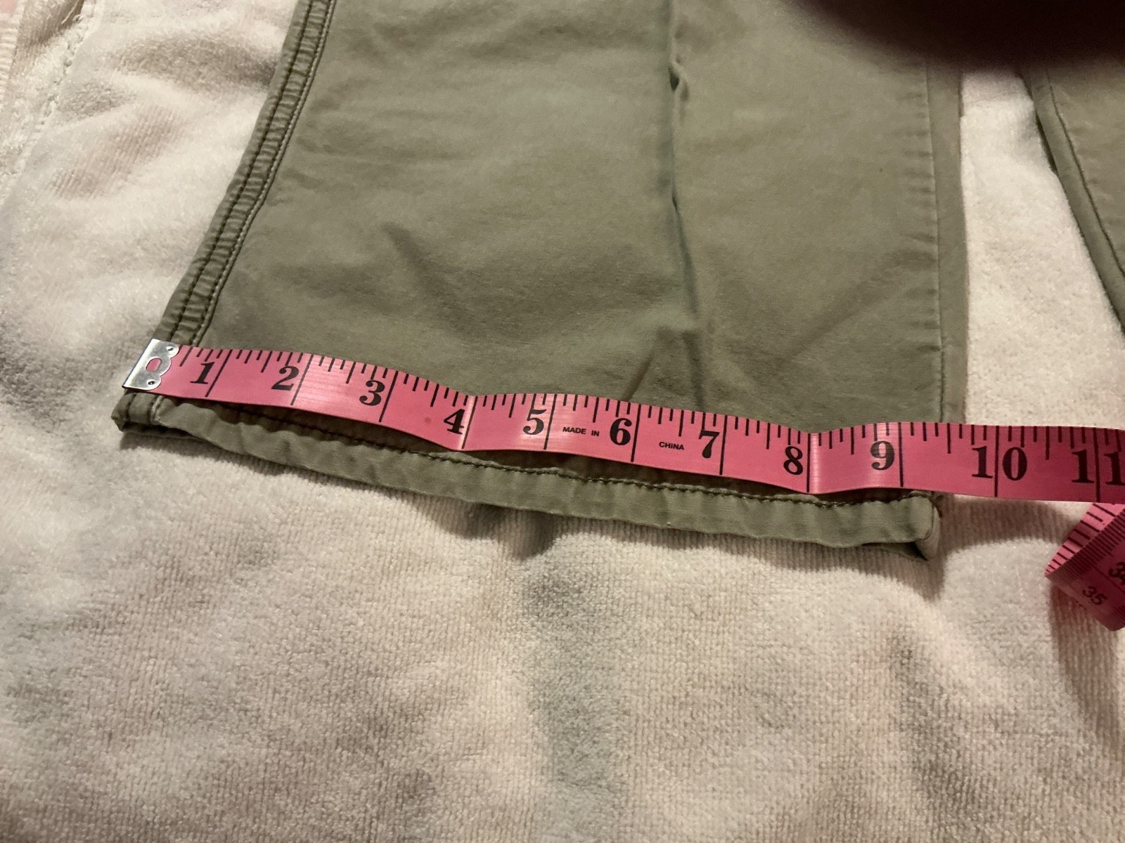 womens Jordache capris, button and siz closure