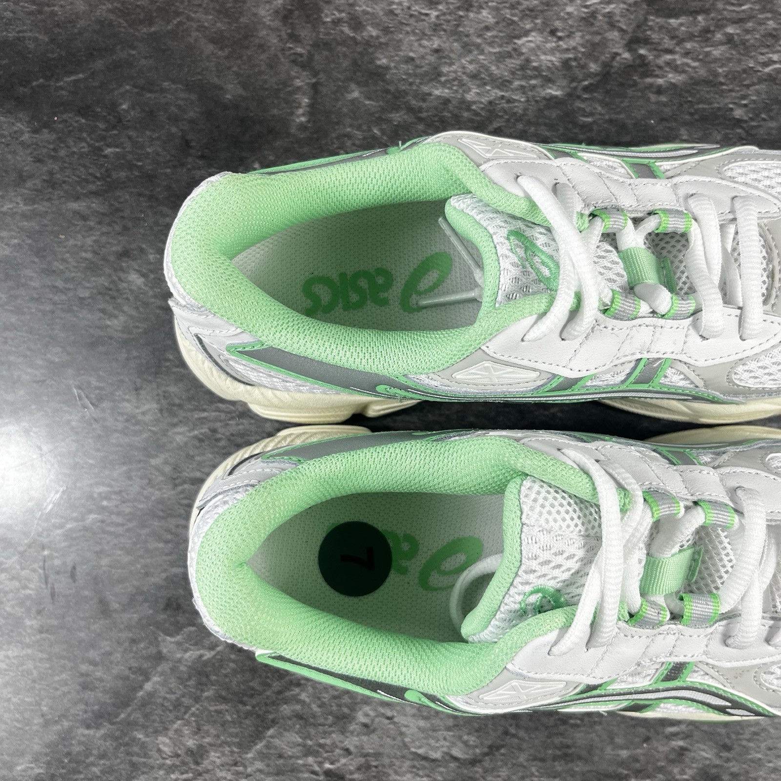 ASICS Gel-NYC 2055 “White Menthol”1203A542-105 Size 5.5M = 7 womens