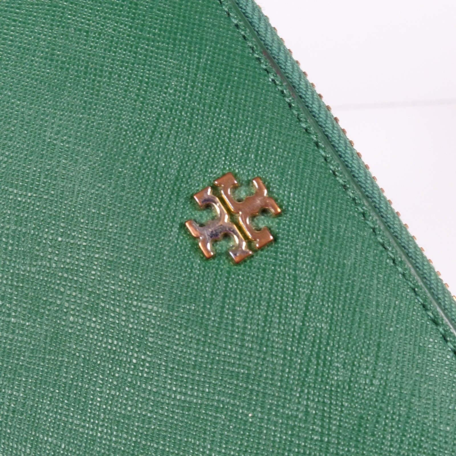 Tory Burch Green Zip Around Womens Wallet Card Slots Coin Pocket Saffiano READ