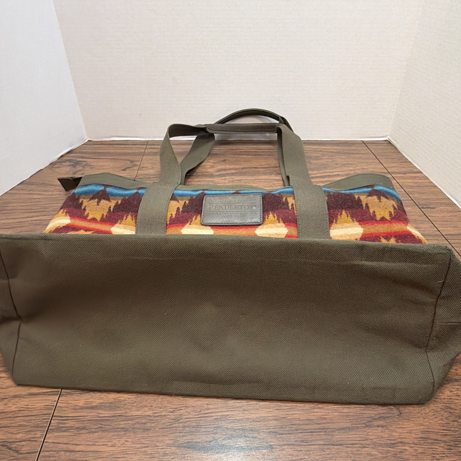Pendleton Woolen Mills Tote Bag Aztec Southwestern – Spilt Red Polish Inside