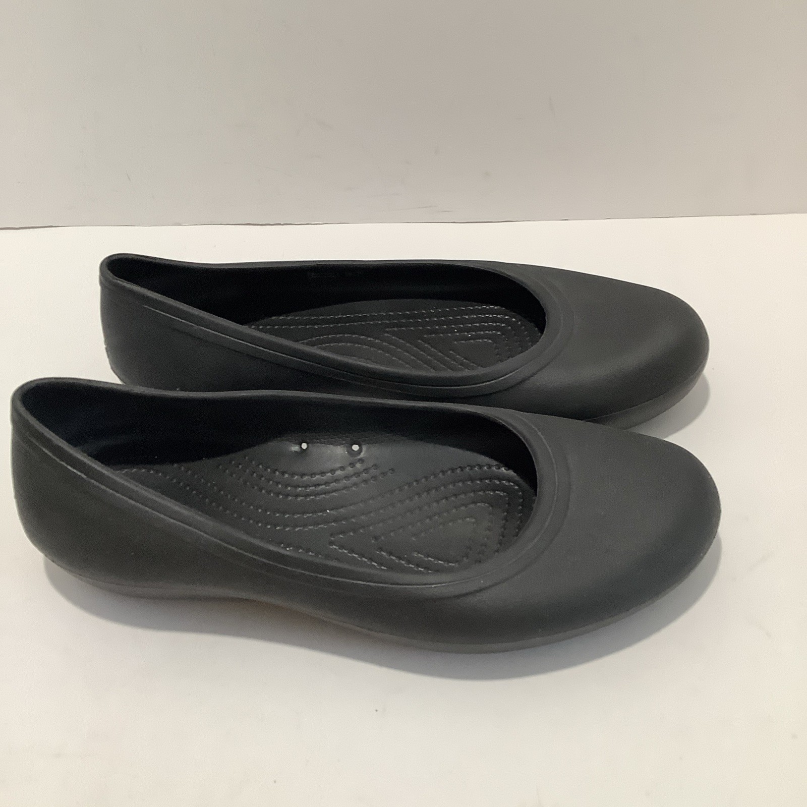 Crocs Women’s Size 9M Black Slip Resistant Shoes Comfortable Work Flats, Exc