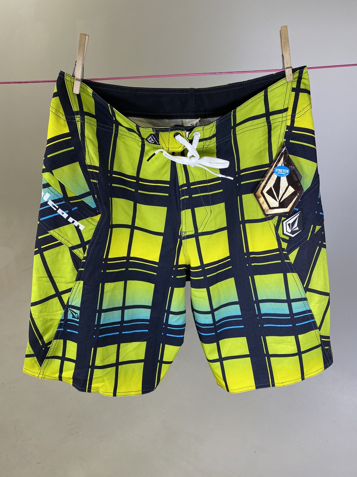 Volcom Men’s Armstrong Print Board Shorts Size 28, 30, 32, 34 Available – NEW