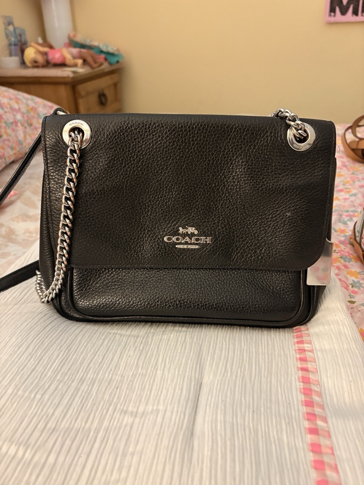 Coach Women’s Black Pebbled Crossbody Bag Silver Chain, Zip/Magnetic, Pockets