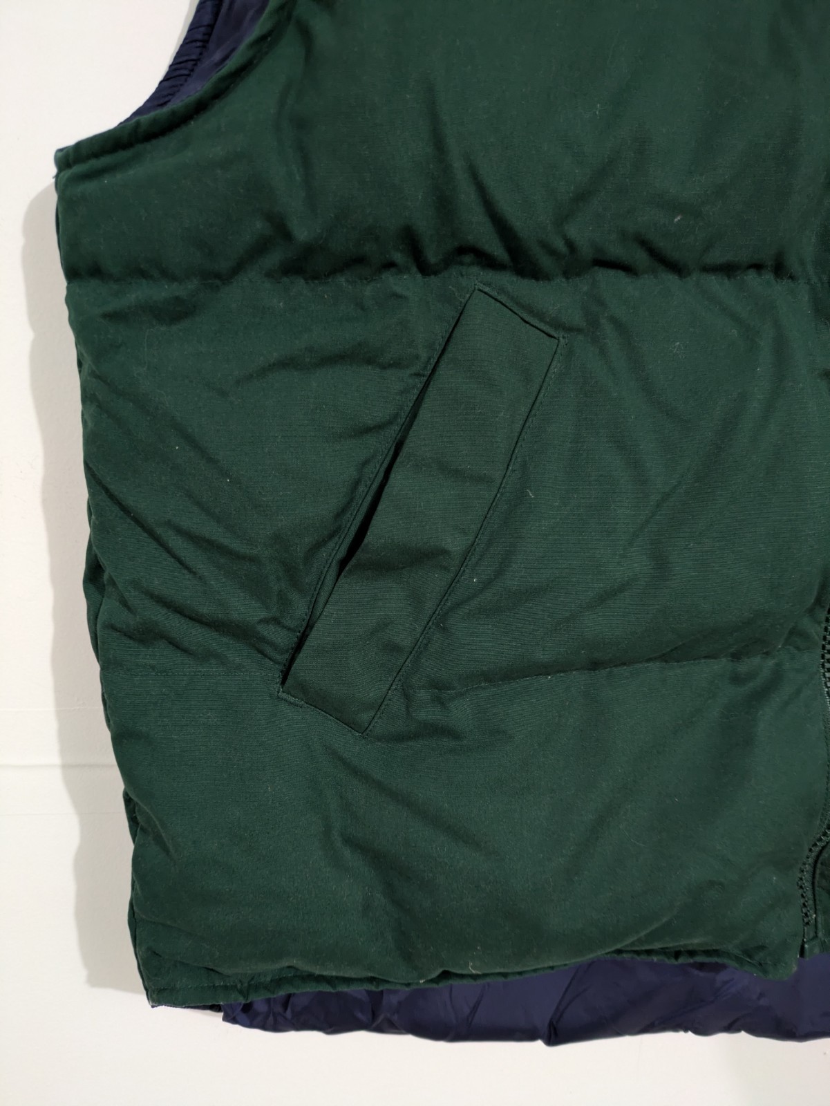 Eddie Bauer Men’s Green Down Puffer Vest M Full Zip Pockets Stand-Up Collar