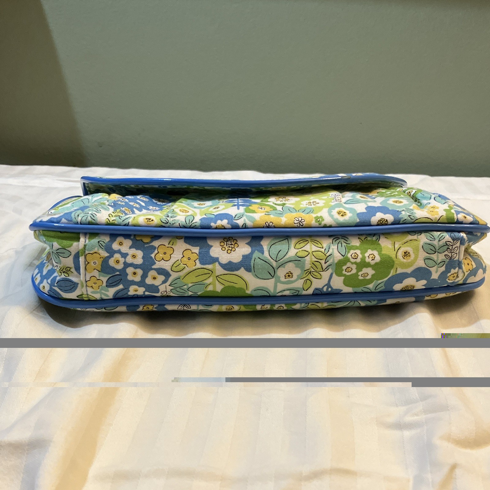 Vera Bradley Floral Quilted Shoulder Bag Purse w/ Detachable Silver Chain Strap
