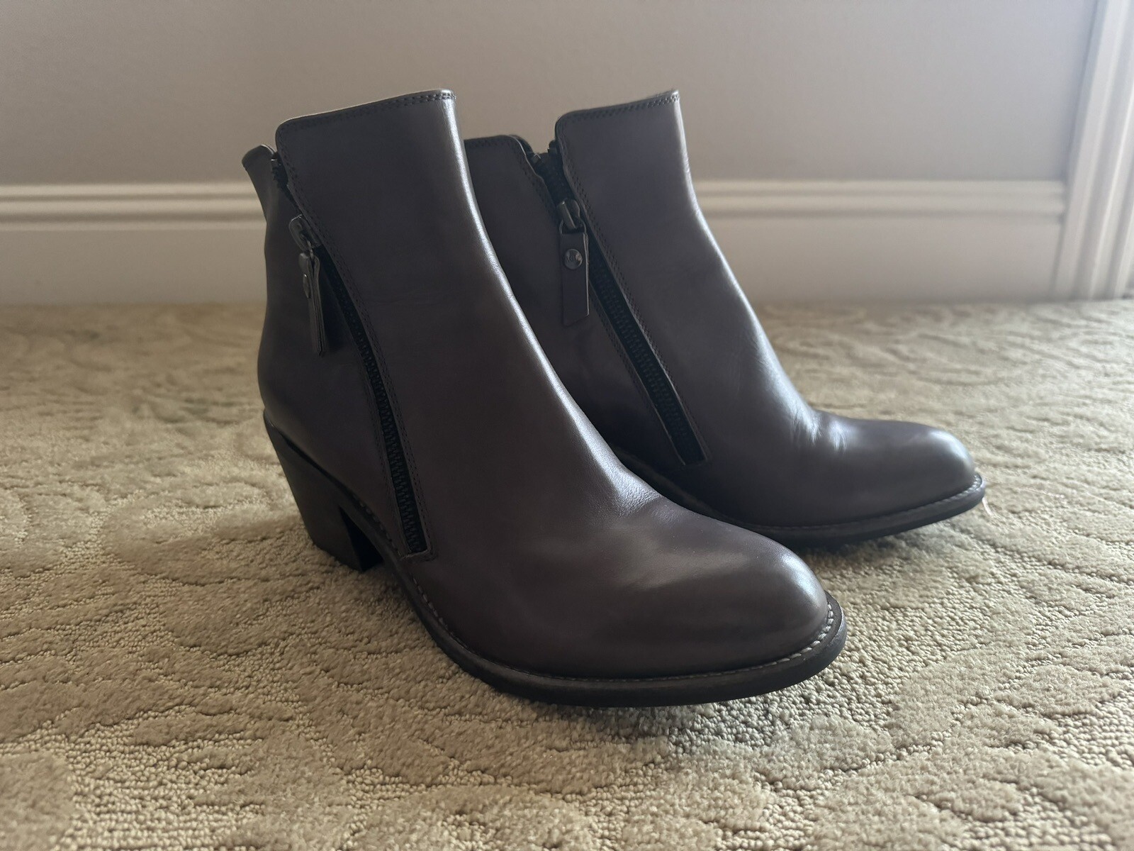 AGL Attilio Giusti Leombruni Women Ella Booties Leather Sz 39.5 New