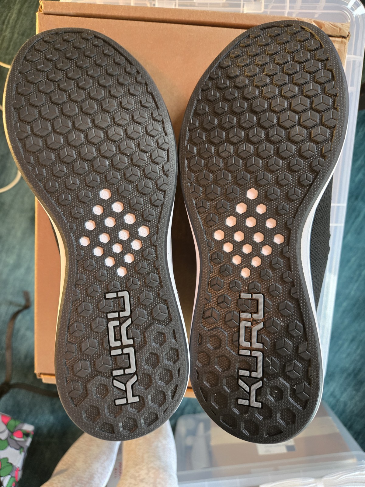 KURU ATOM Slip-On, Jet Black/slate gray, Mens 11.5B Medium US