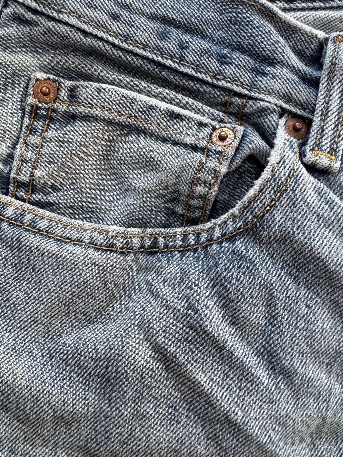 Levi’s 550 Mens Jeans W32xL28 Blue Light Wash Relaxed Tapered Fit Retro