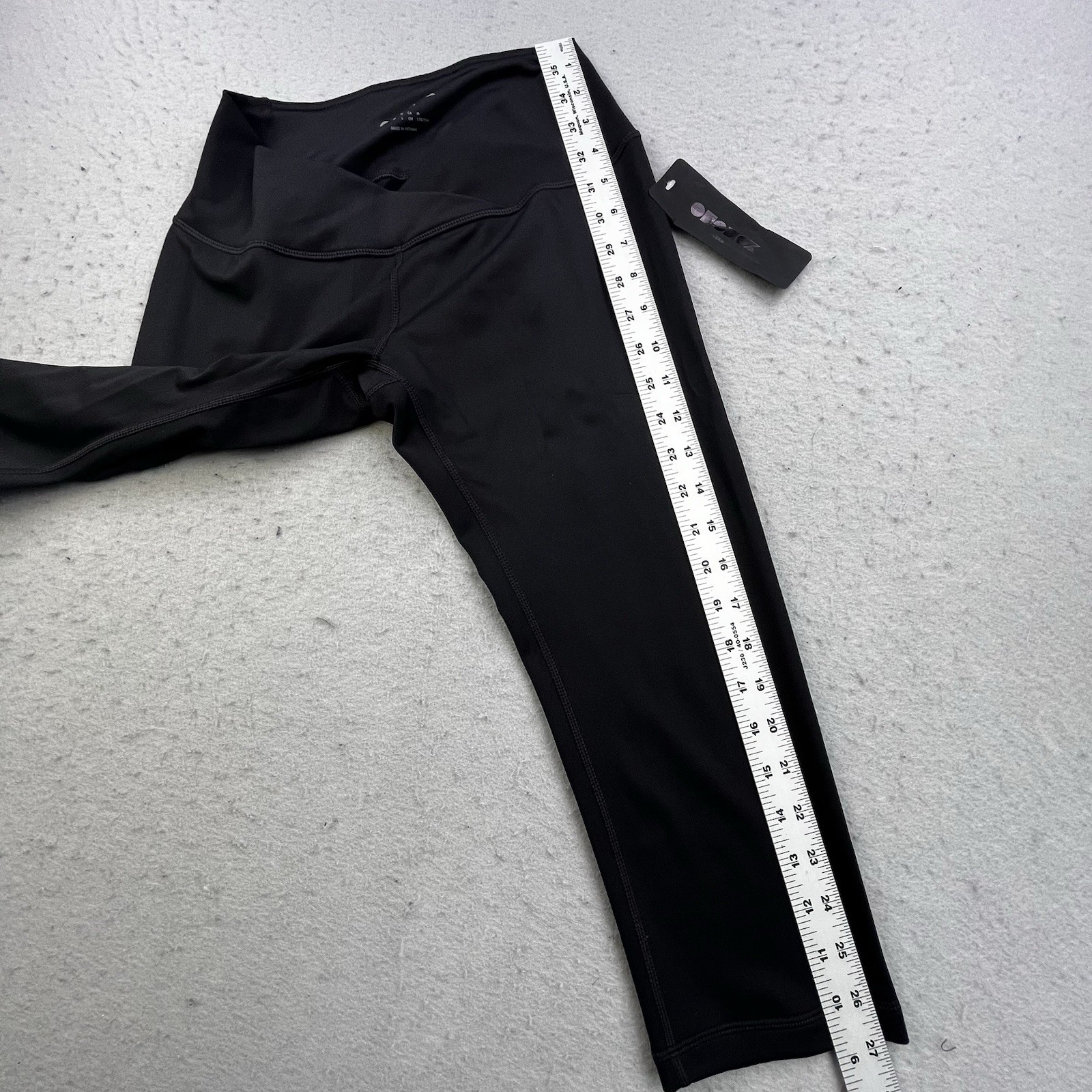 Ododos Leggings Size M Black Cropped Crisscross Waist Activewear Yoga NEW