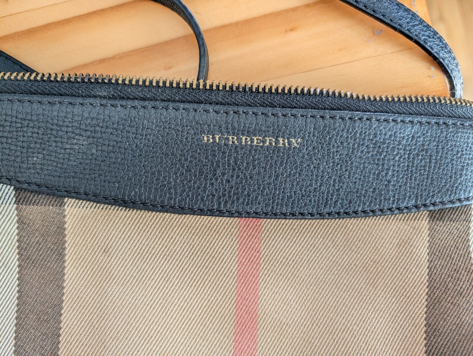 Burberry Plaid Zip Crossbody Bag Detachable Strap Inner Pockets Gold Beige