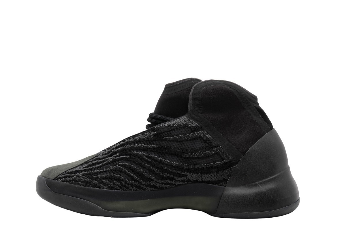 Yeezy QNTM Onyx Size 9