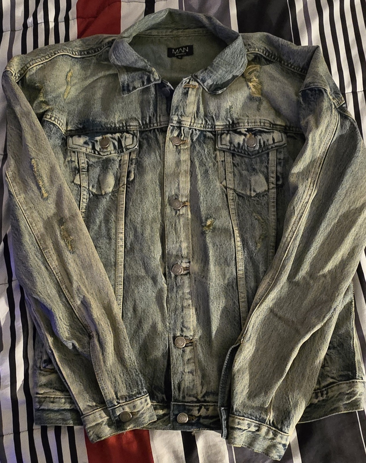 boohooMAN Men’s Blue Solid Denim Jacket M Short Point Collar Button Pockets