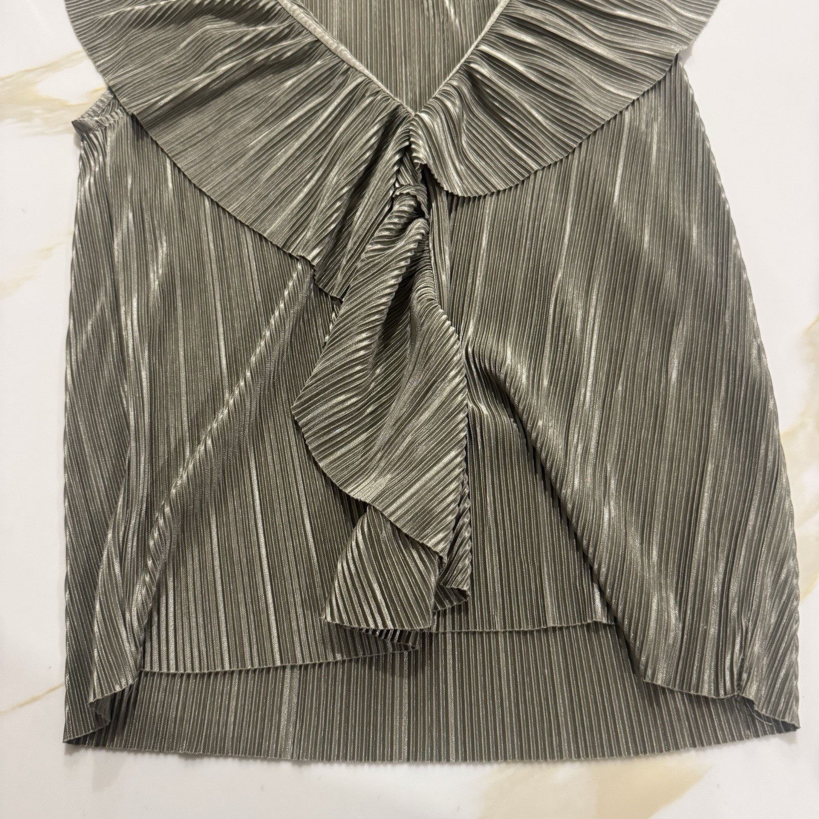 ZARA Green Pleated Ruffle V-Neck Tie Sleeveless Blouse Womens Size S