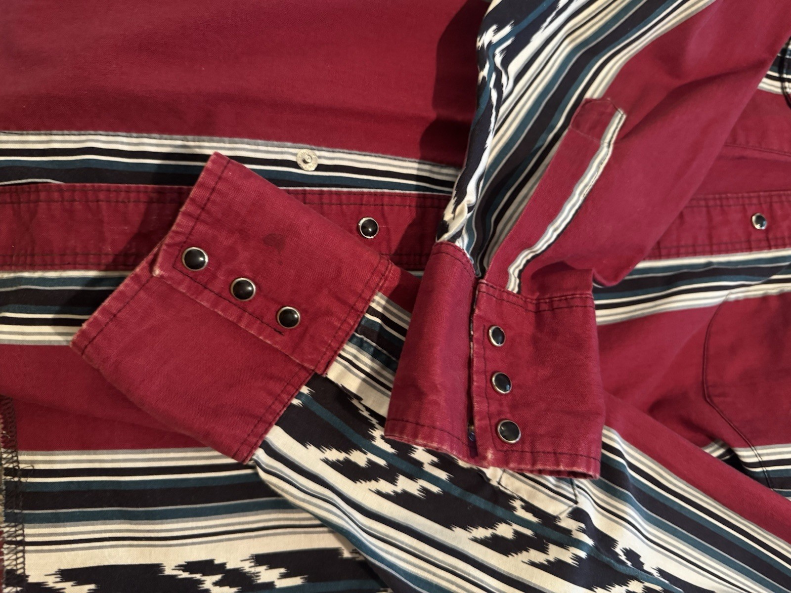 *Vintage*Wrangler Men’s Pearl snap Western Striped Long Sleeved brush popper