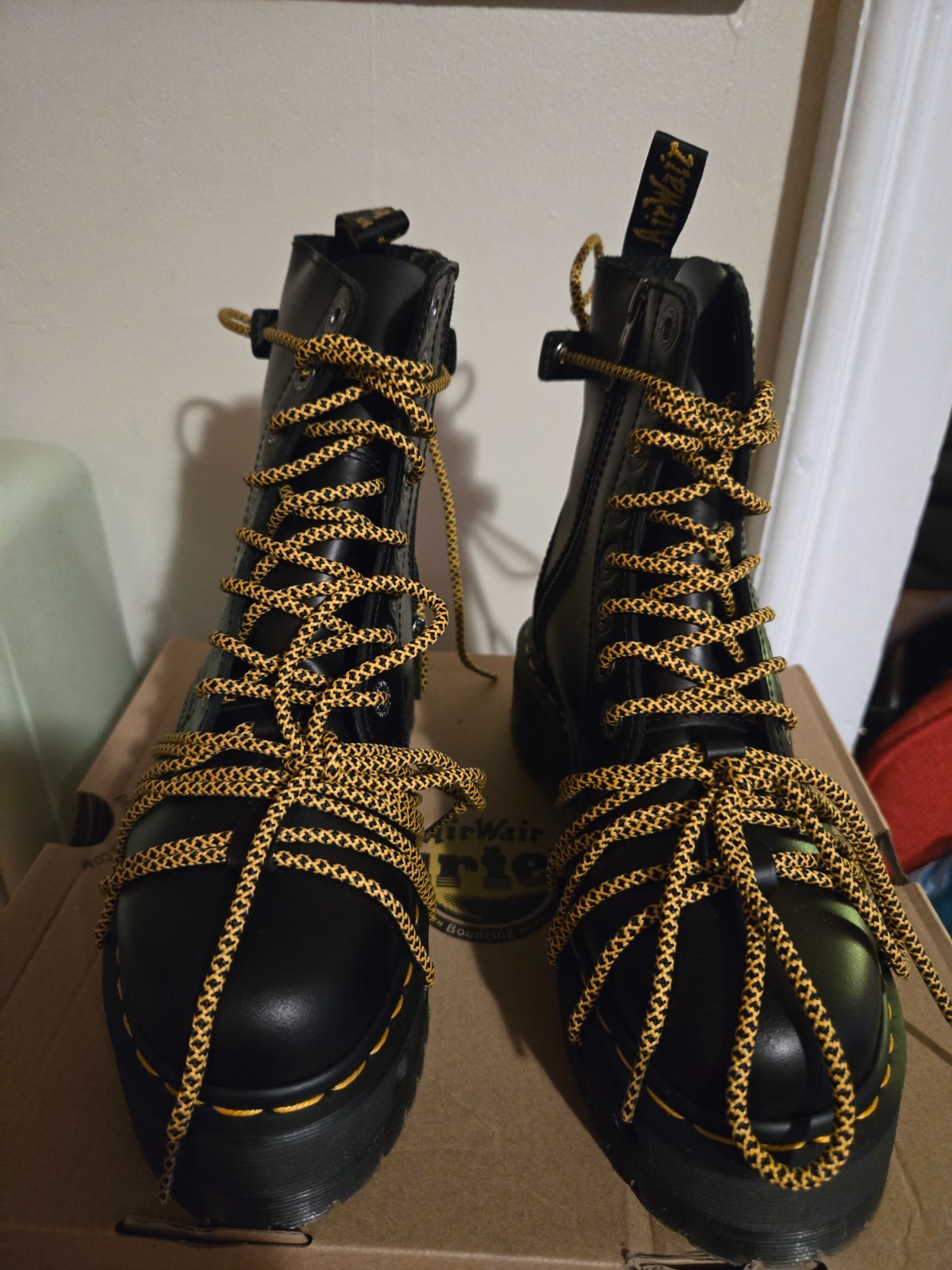 Dr. Martens Jadon XL Leather 8-Eye Lace-Up Platform Boot Unisex Brand New in Box