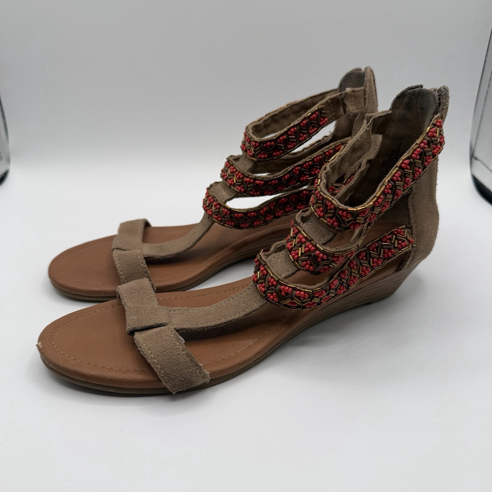 Minnetonka Beaded Gladiator Wedge Sandals Leather Back Zip Boho Size 7