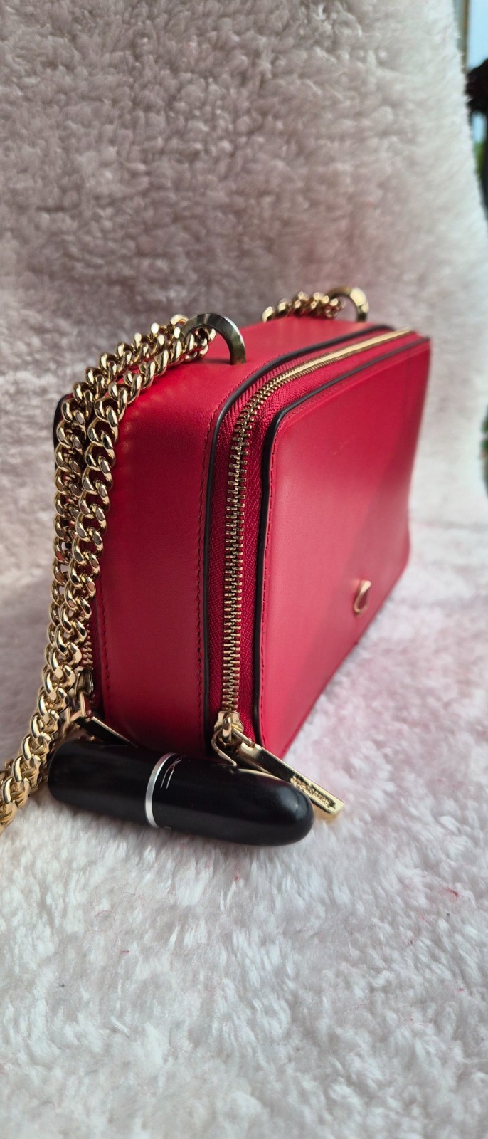 kate spade izzy red crossbody – gold hardware – original dustbag included