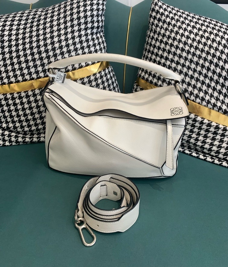 Loewe Pre-Owned Authentic Puzzle Luxury Handbag 322.30.K73 36.5x23x19 cm