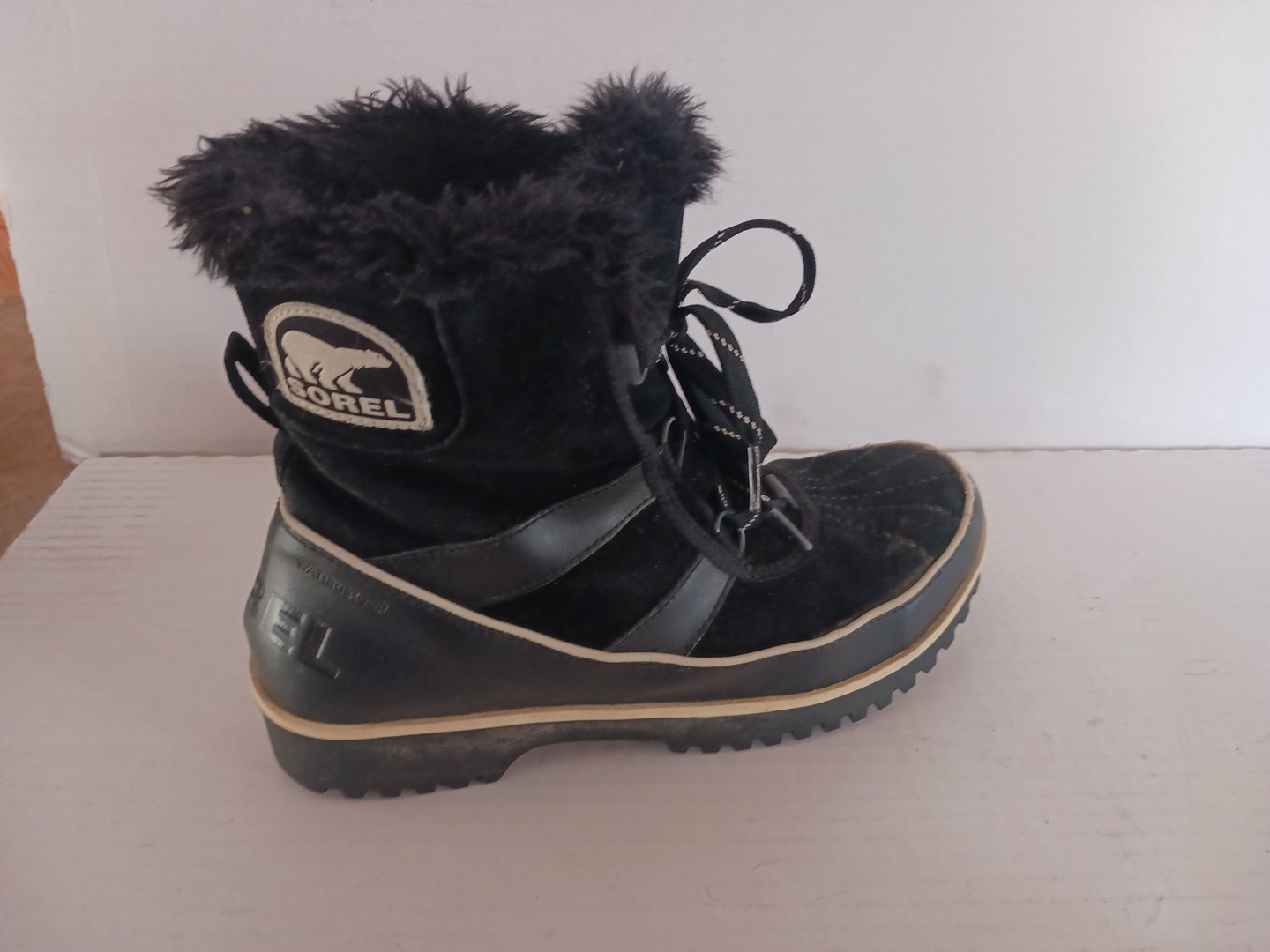Sorel Tivoli II Womens US 9.5 Leather Suede Black Waterproof Snow Boots