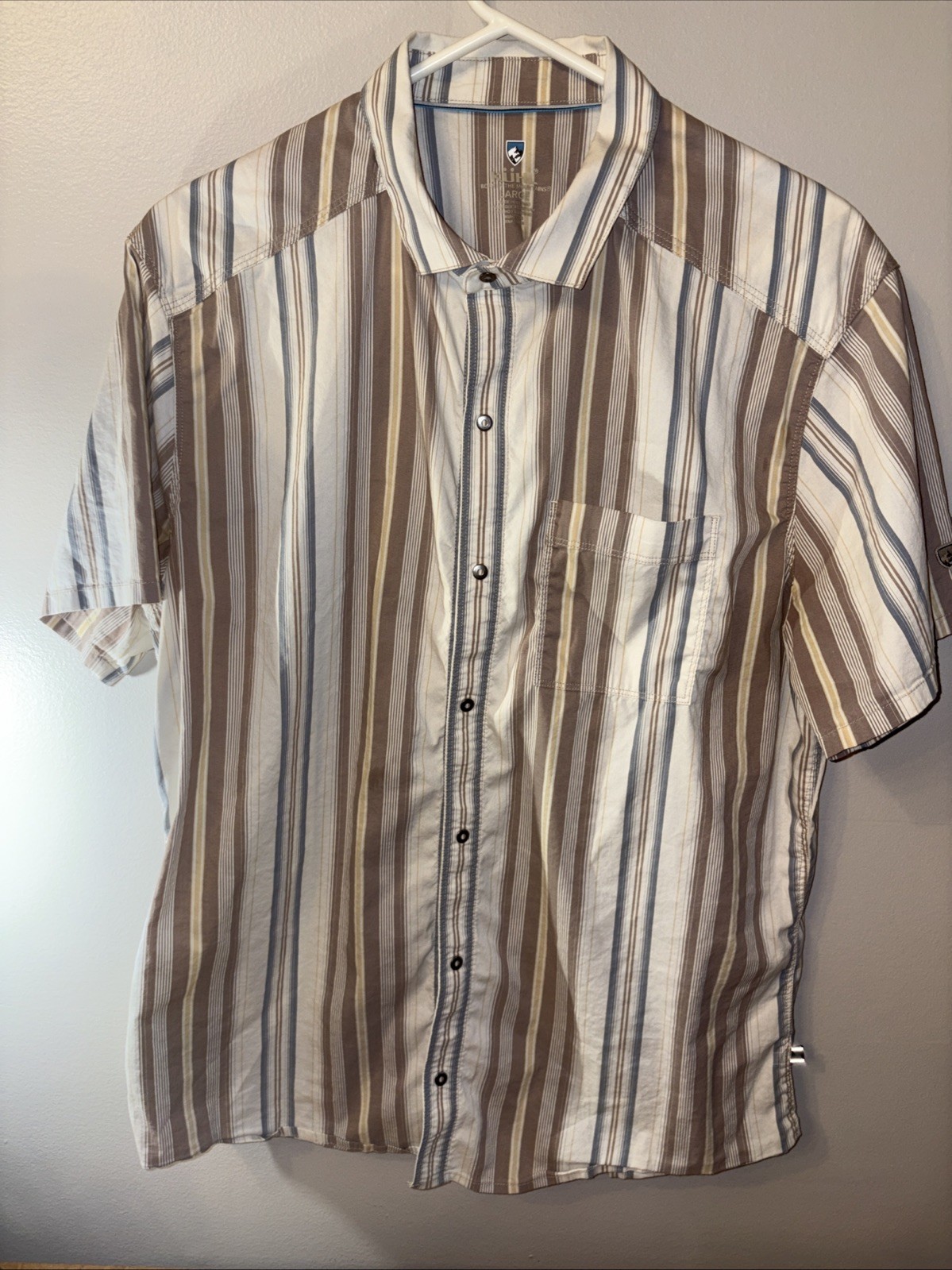 KUHL Intriguer Short-Sleeve Shirt Mens L in Sahara Sun snap down