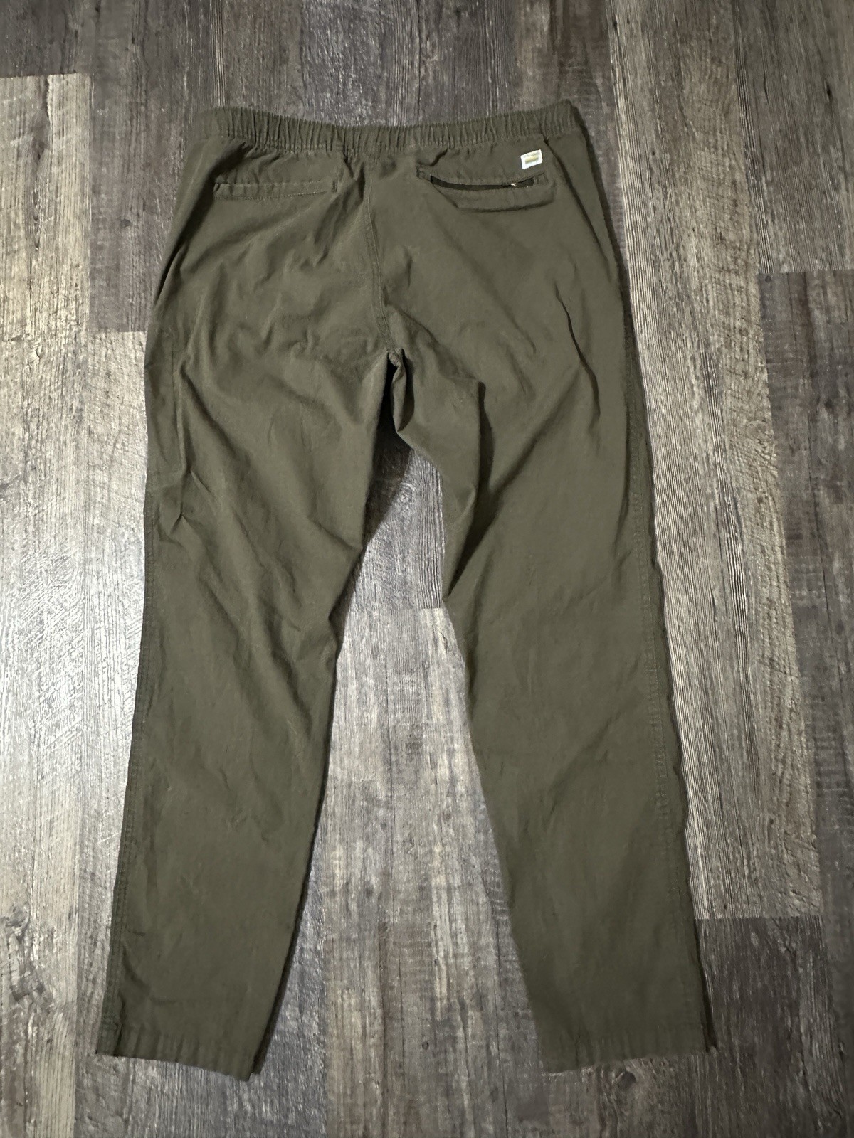 Vuori Ripstop Climber Men’s XL Green Ankle Tapered Pants Zip Pocket V412
