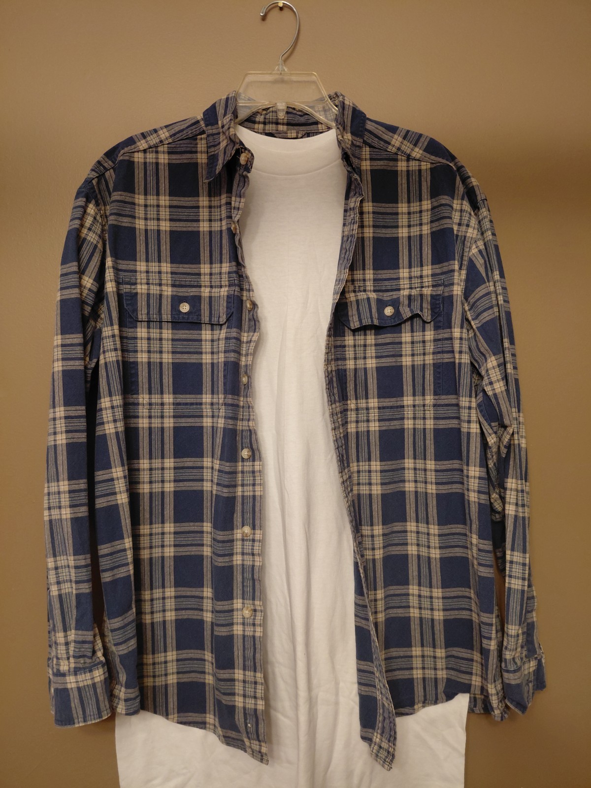 L.L.Bean Traditional Fit Men’s L Tan/Navy Cotton Woven Long Sleeve Pockets