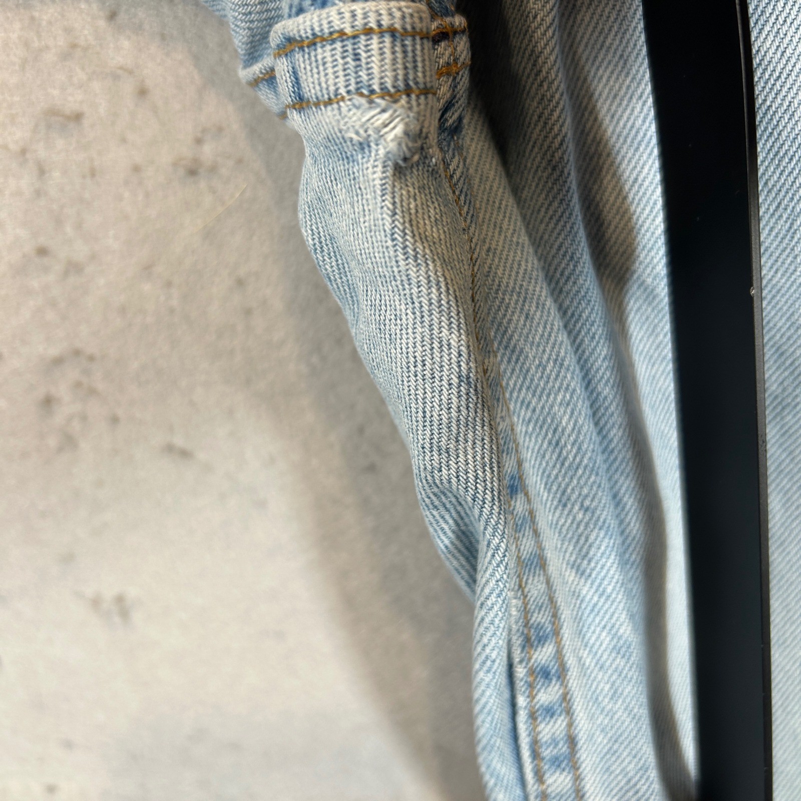 Vintage Levis 560 Jeans 6 REG Womens Loose Fit Light Wash Made in USA