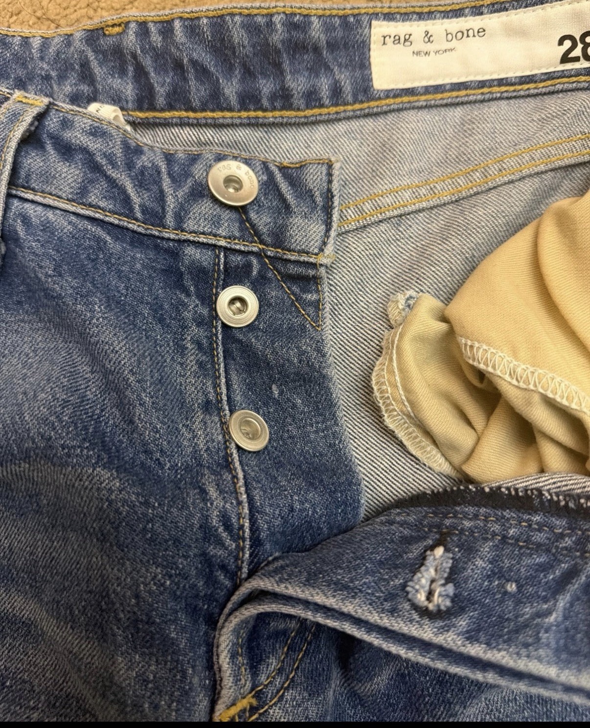 NWT Rag & Bone Mid Rise Boyfriend jeans Reg $275 Size 28