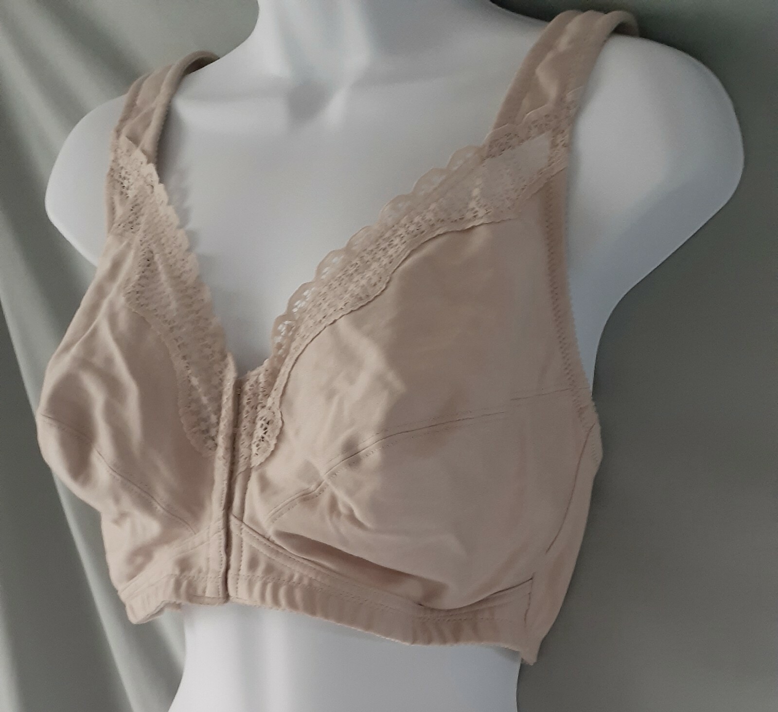 Exquisite Form Bra Beige 40D Posture No Wire No Pad Style 510-0531