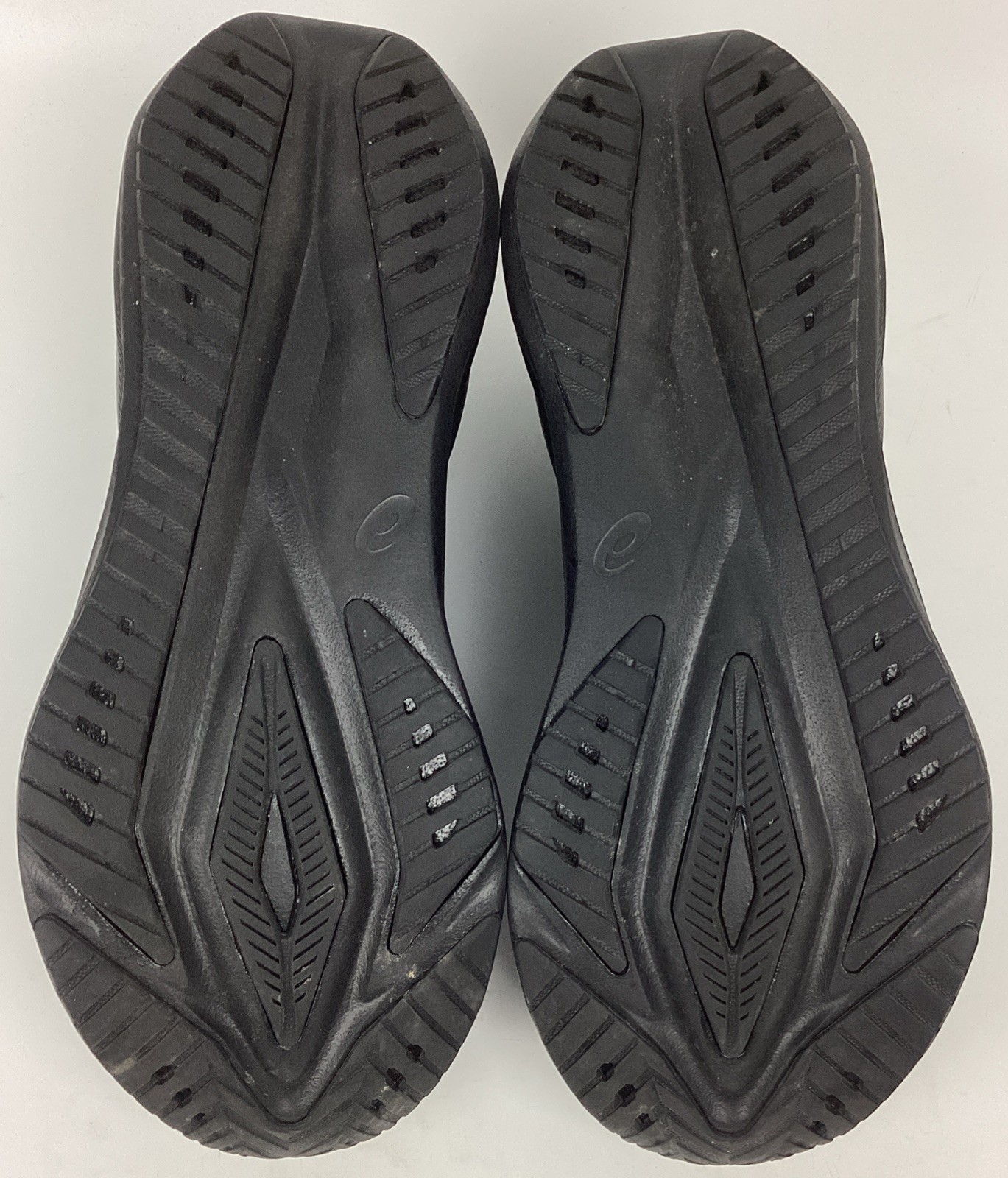 ASICS Men’s VERSABLAST 4 Running Shoes Black Carrier Gray Size 9.5