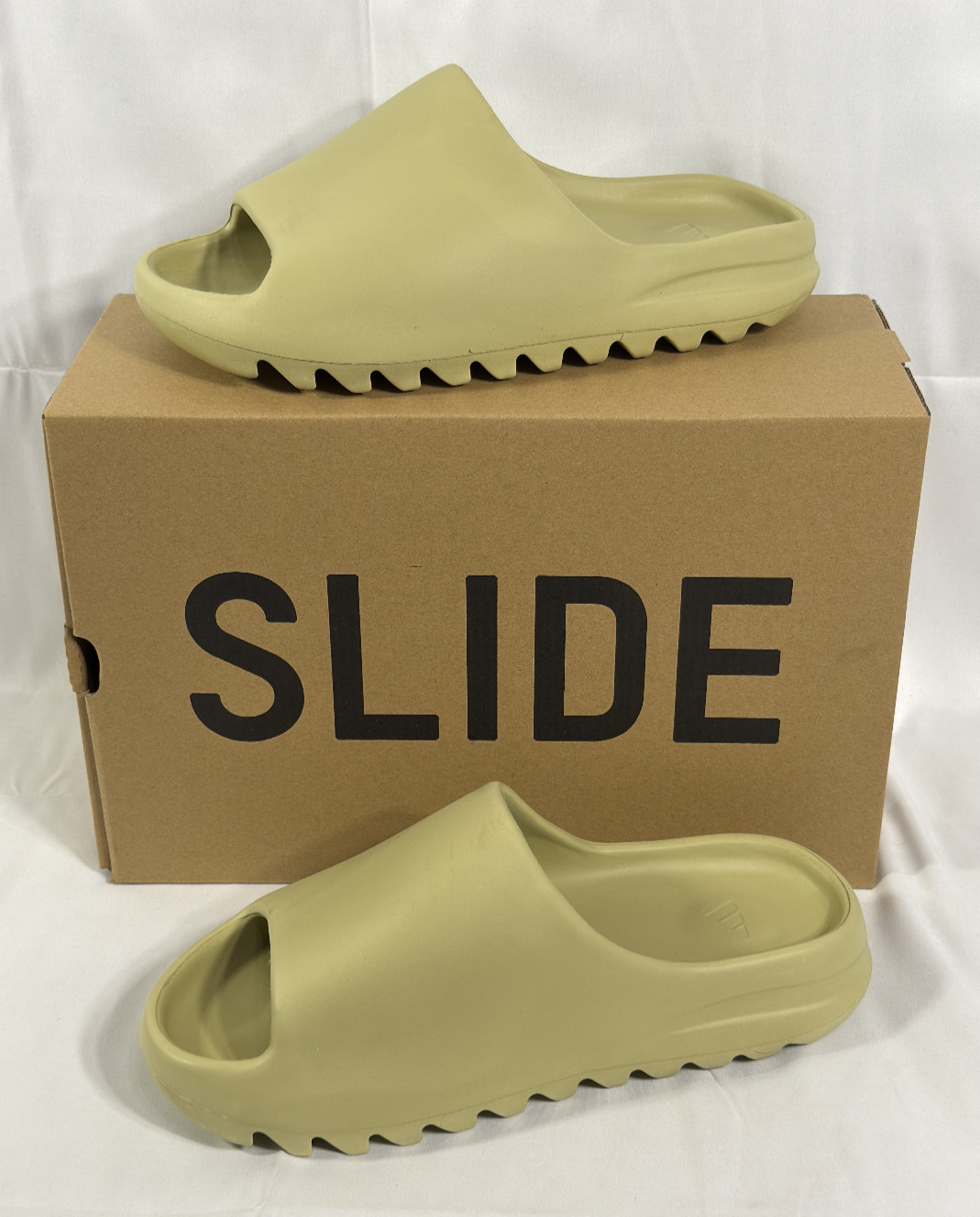 adidas Yeezy YZY Slide FZ5904 Mens Size 10 Resin Green Kanye West Sandals Slides