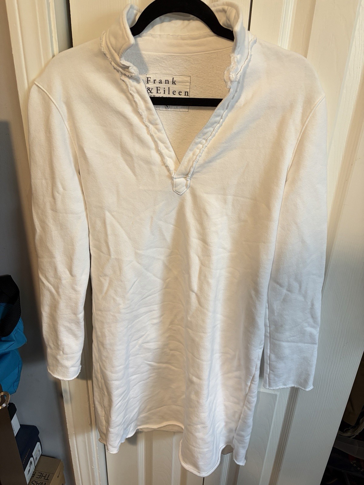 Frank & Eileen Women’s S White V-Neck Long Sleeve Knit Cotton Ruffle Tunic Top