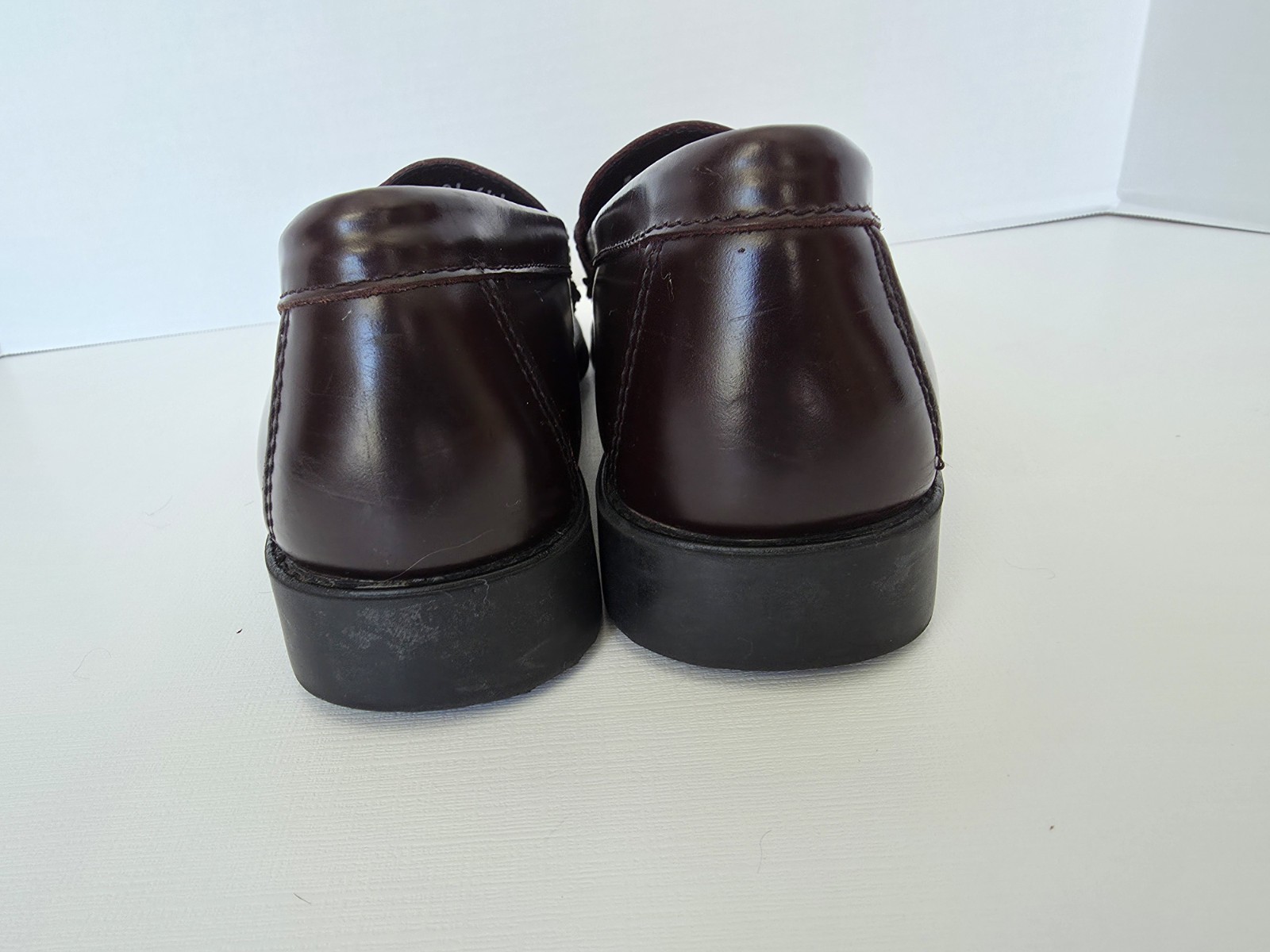 GORGEOUS Bass Weejuns Womens Penny Loafers Shoes 9M Katherine II Burgundy EUC!