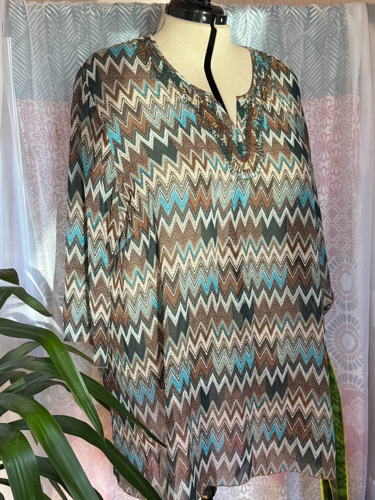 MAGGIE BARNES For Catherines Women’s size 4X Blouse Sheer Zig-Zag pattern 3/4