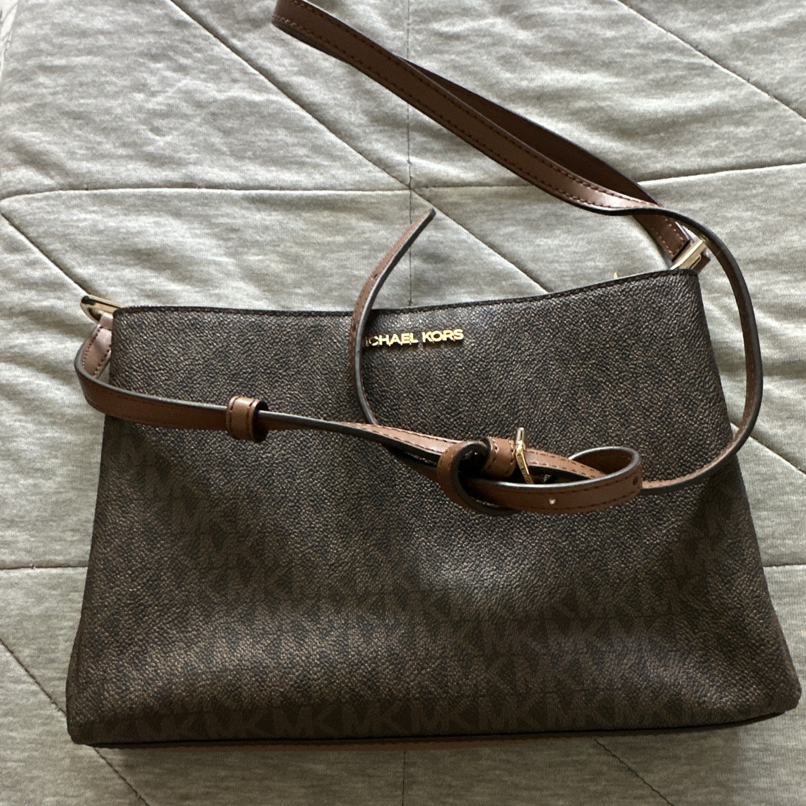 Michael Kors Signature Logo Medium Brown Zip Crossbody, Adjustable Strap,Pockets