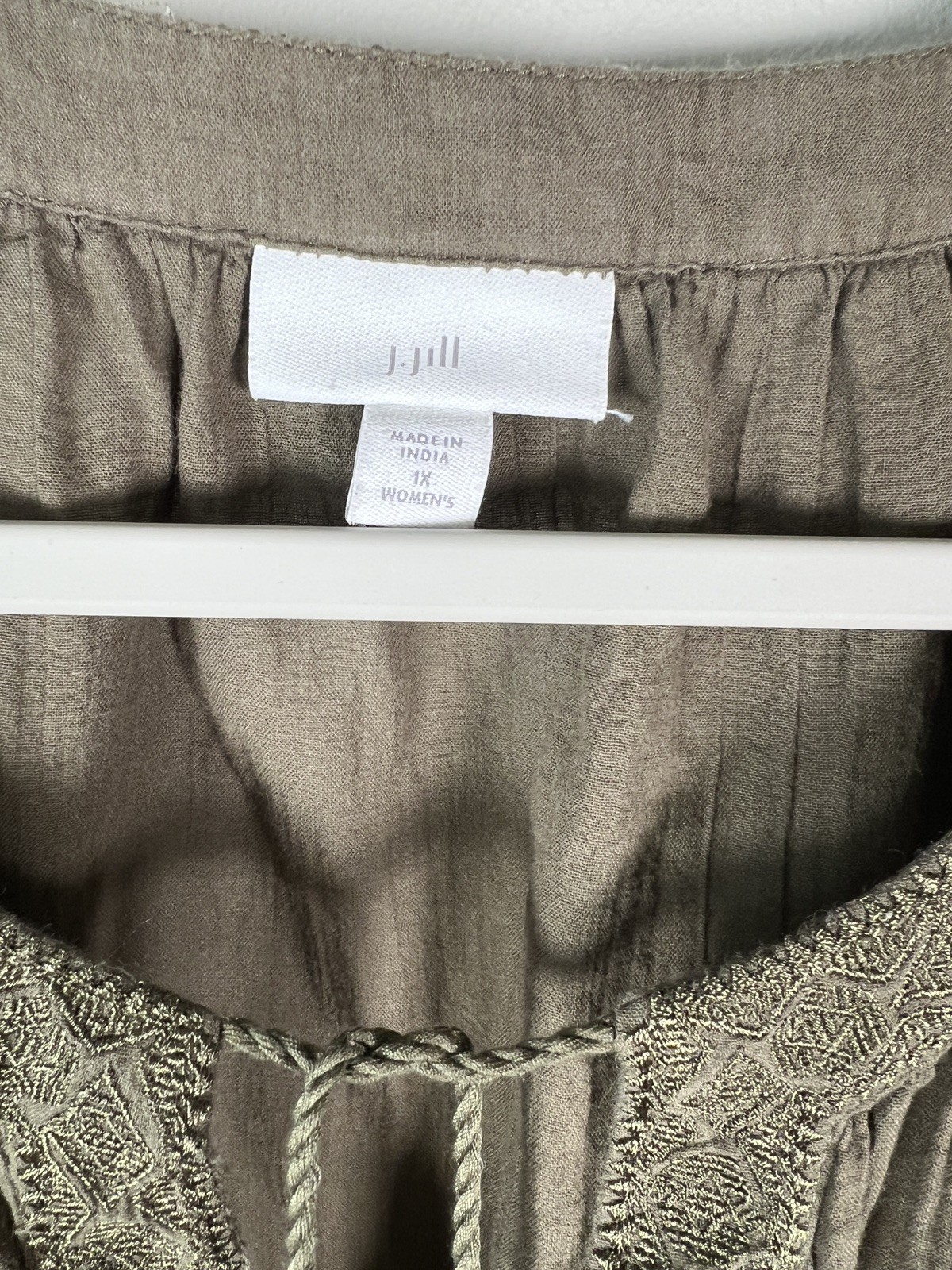 J Jill Size 1X Peasant Boho Olive Green Flowy Top with Ties Lightweight Soft