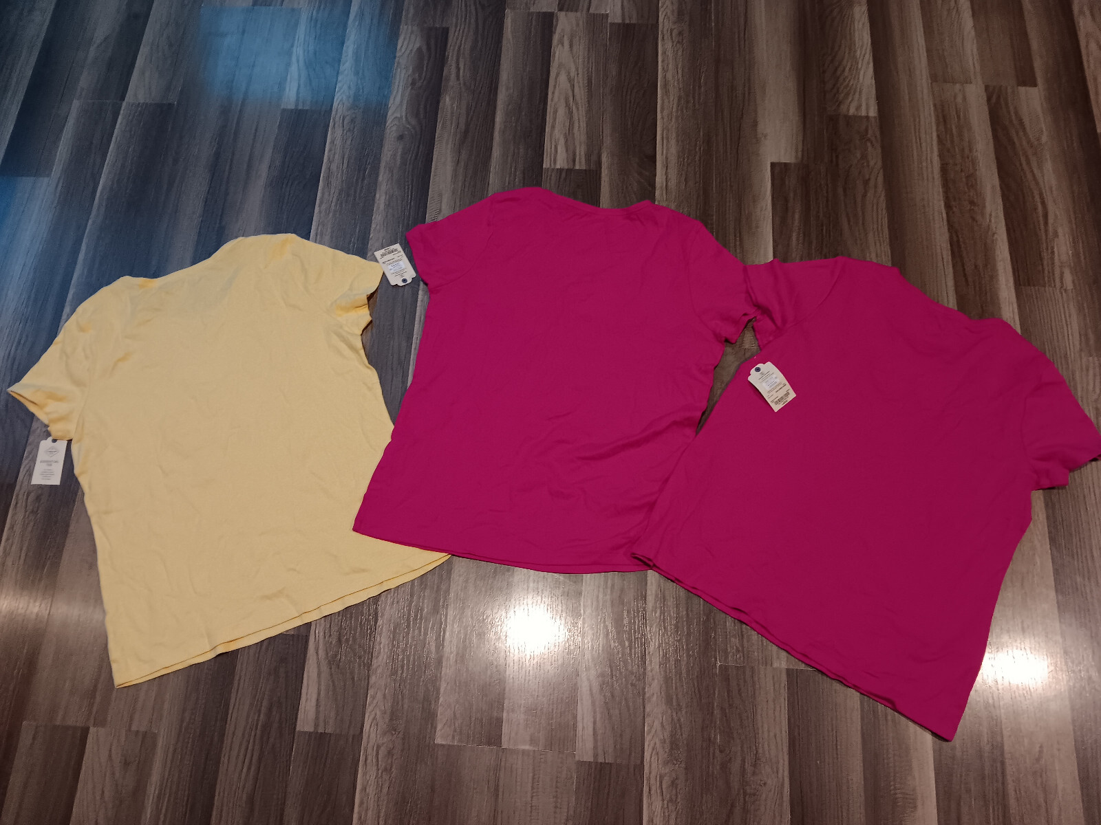 St John essential women L-size pink & yellow lot of 3 short sleeve t shirts NWT
