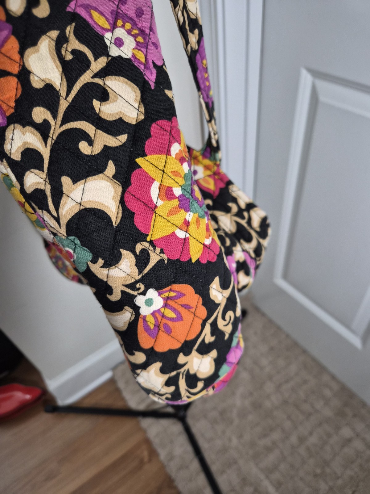 Vera Bradley Suzani Print Zip Tote Bag, Lined, Inner Pockets. Barely Used