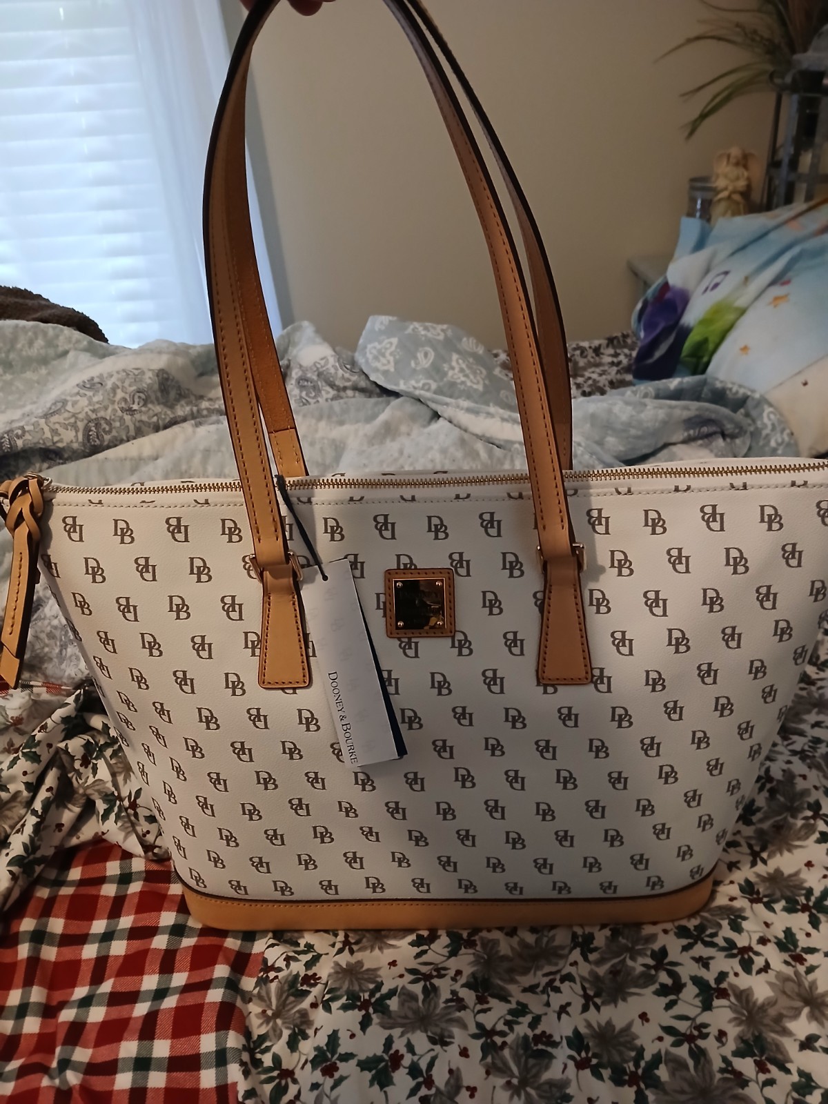 Dooney & Bourke Logo Pebbled Zip Tote Beige/Brown Double Handles Gold HW Red