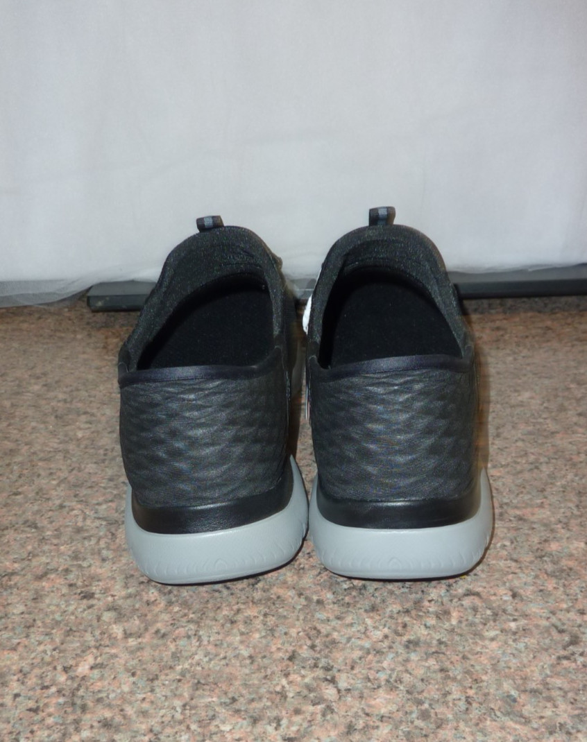New Men’s Skechers Slip Ins Summits High Range Blk/Charcoal 232457W Sz 10.5 Wide