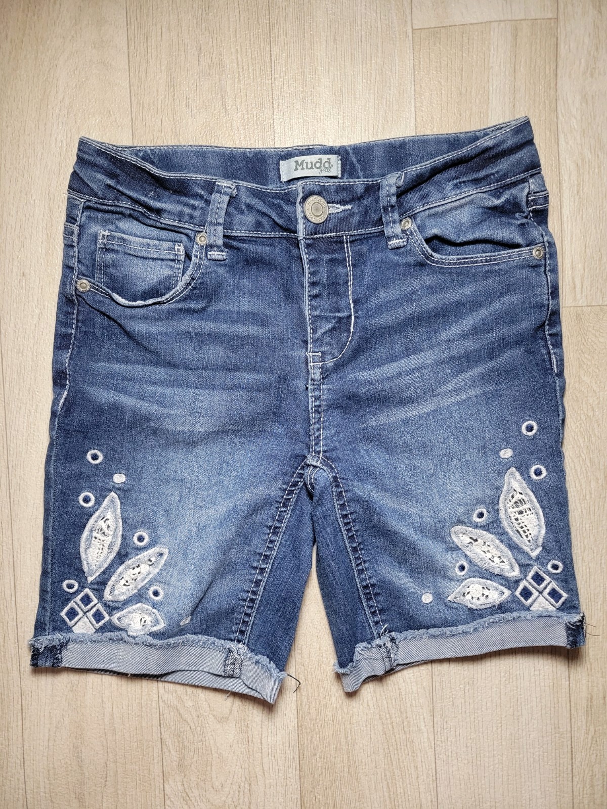 Girls Mudd Embroidered Denim Short Pants Adjustable Waist Size 12 Bermuda