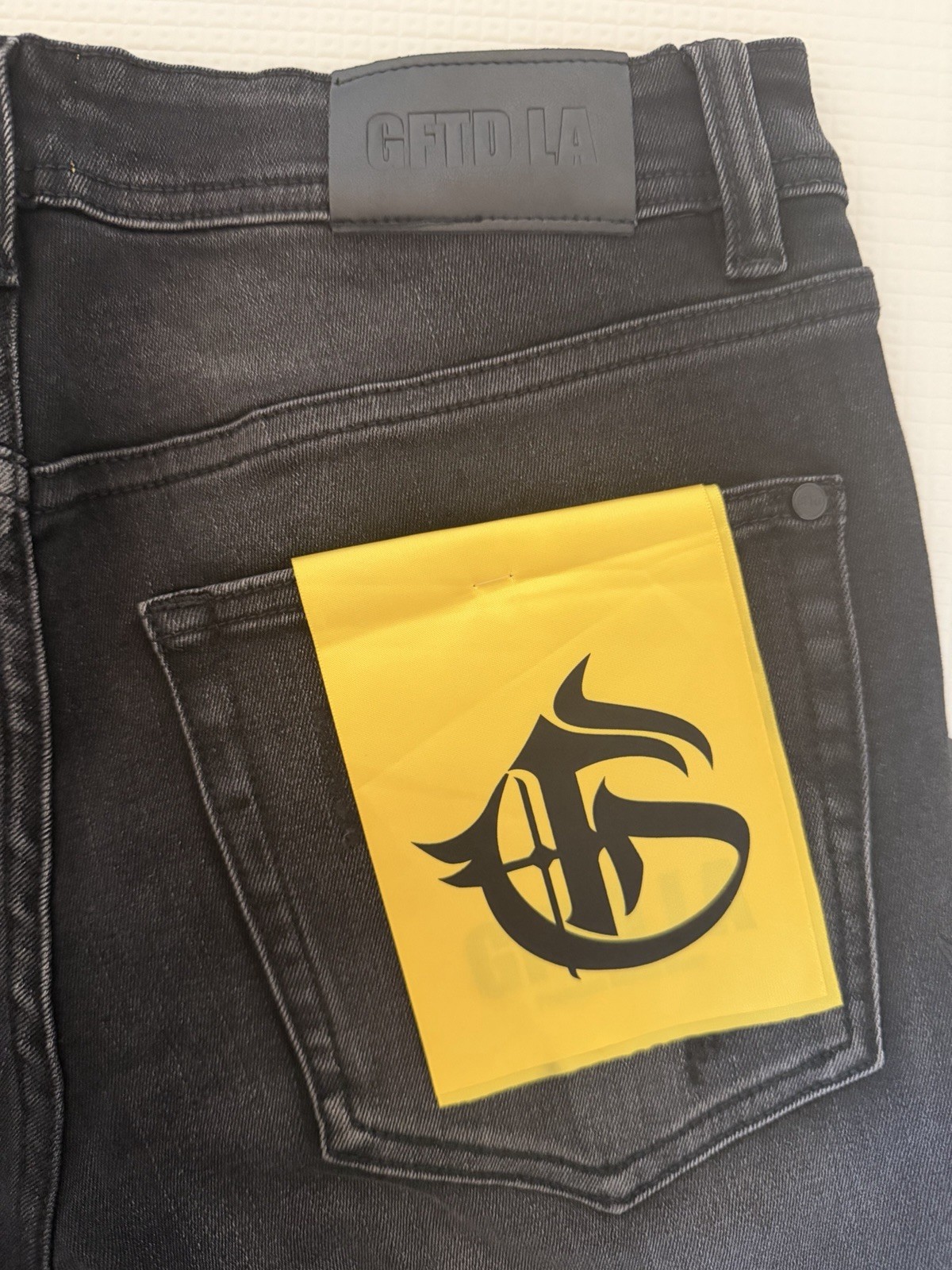 GFTD LA Men’s Black Dark Wash Slim Flared Studded Logo Denim Jeans Size 30