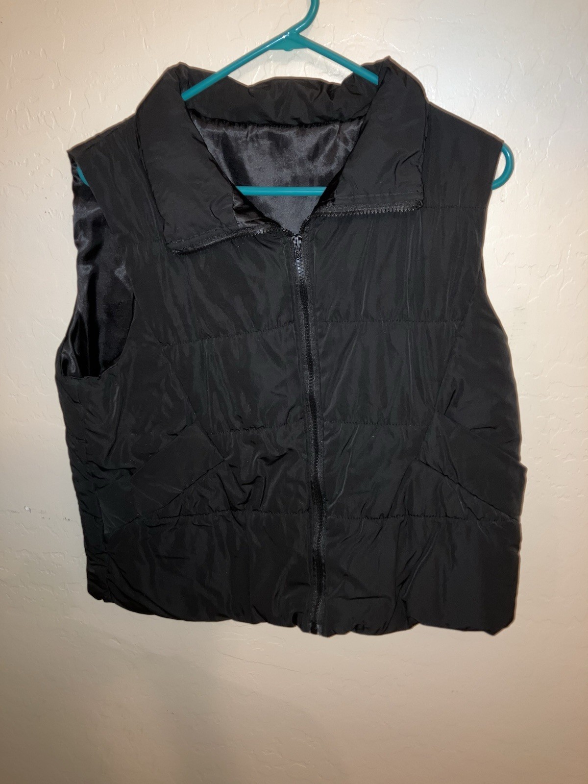 SHEIN Men’s Black Vest Zipper quilted L Excellent Condition