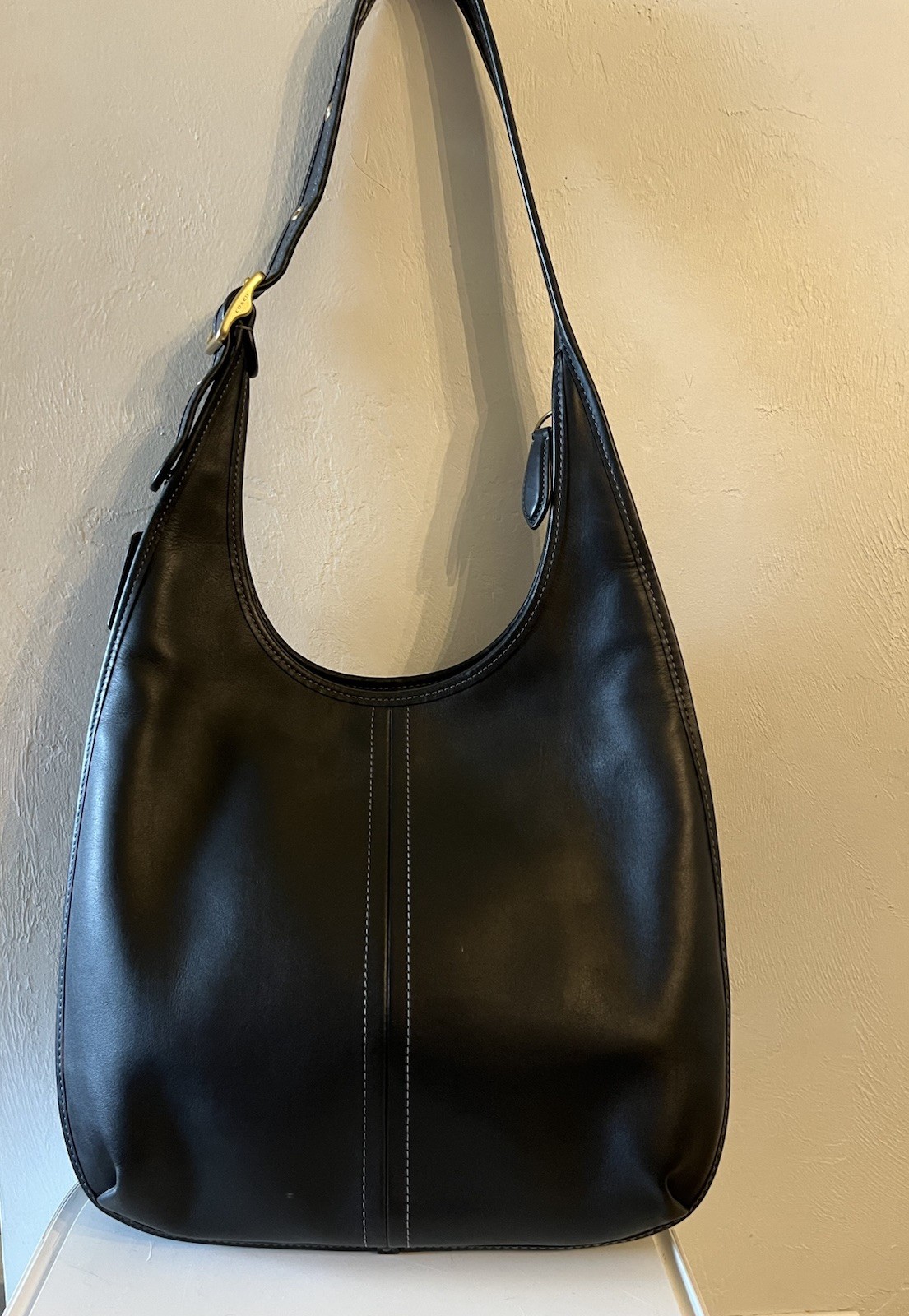 COACH Ergo 33 Black Glovetanned Leather Crescent Shoulder Bag C2265 EUC