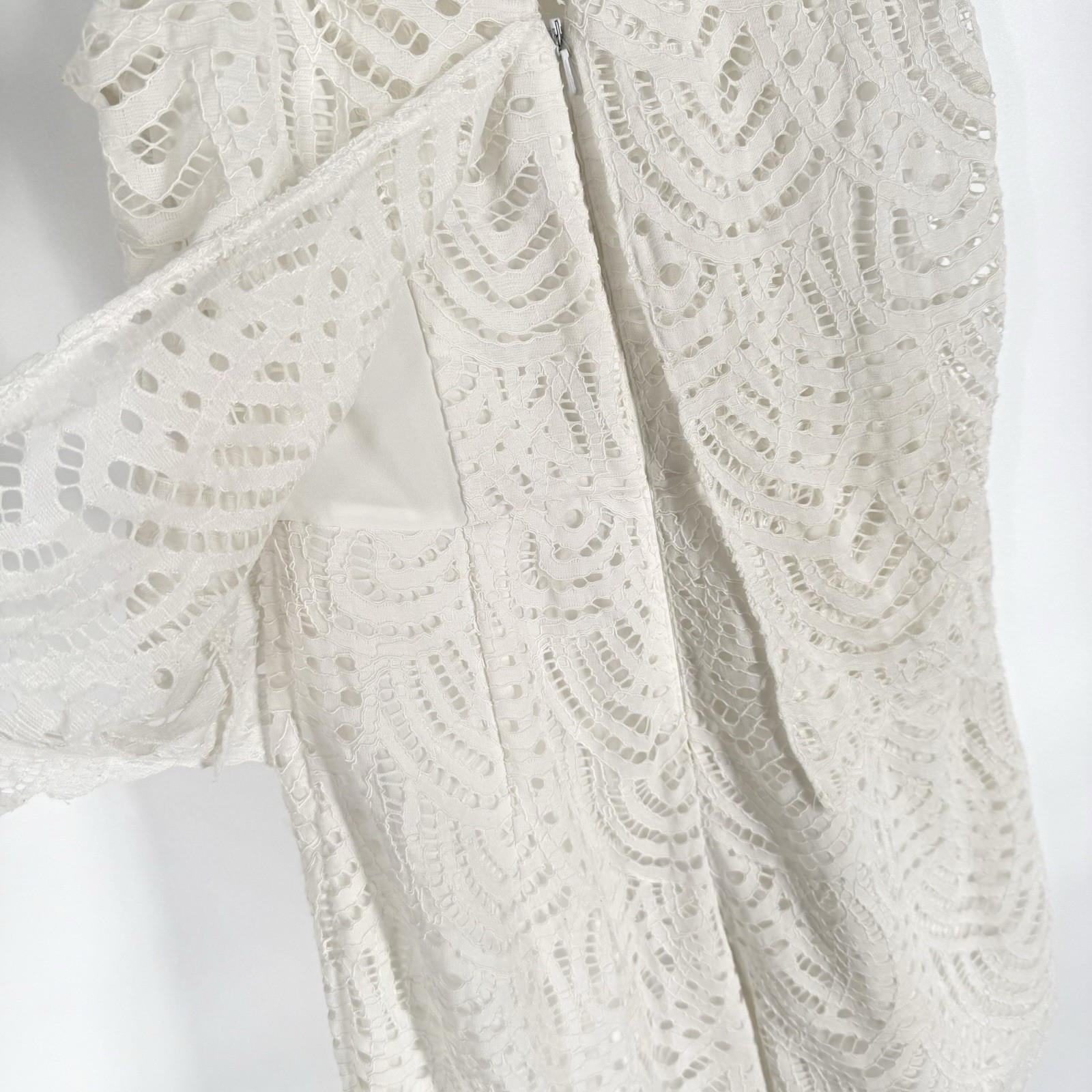Lilly Pulitzer Edona Romper Womens Size 00 White Lace Ruffle Sleeveless Lined
