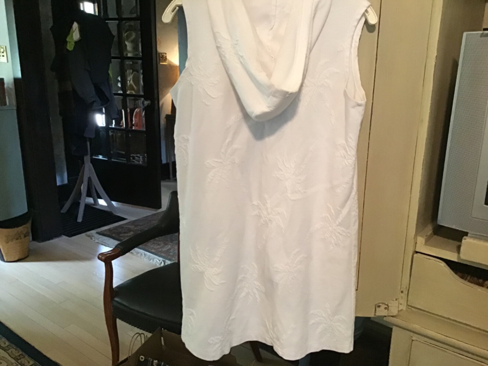 a. n. a. white zip beach coverup M EUC