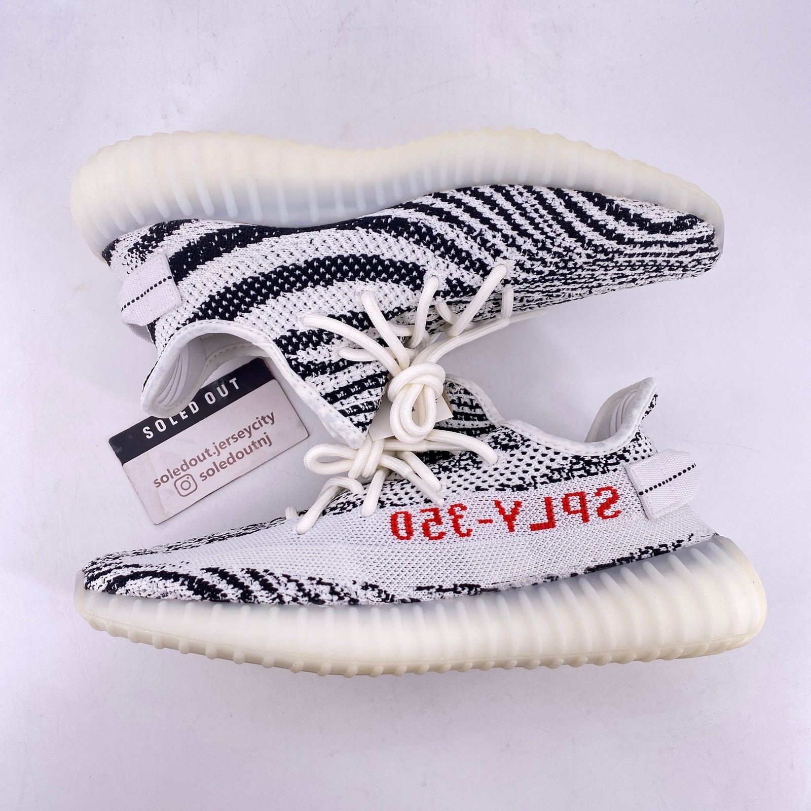 Yeezy 350 v2 “ZEBRA” 2022 – Size 8.5 – cp9654 (15647-4)