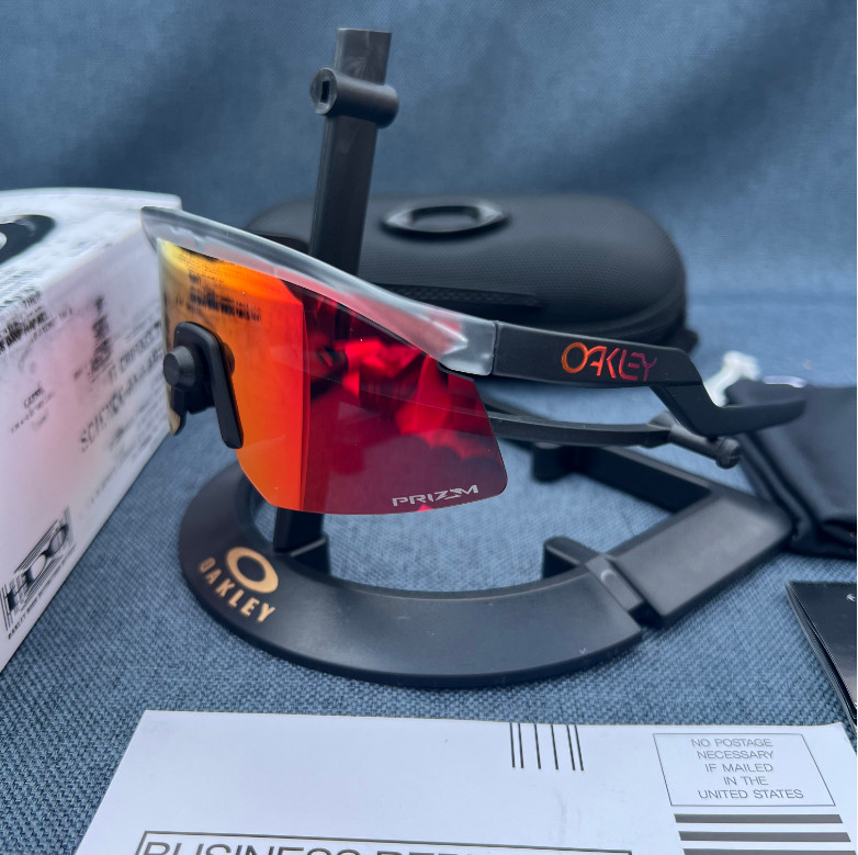 Oakley OO9229-1237 Oakley Hydra Transparent Ink/Prizm Red Iridium Sunglasses