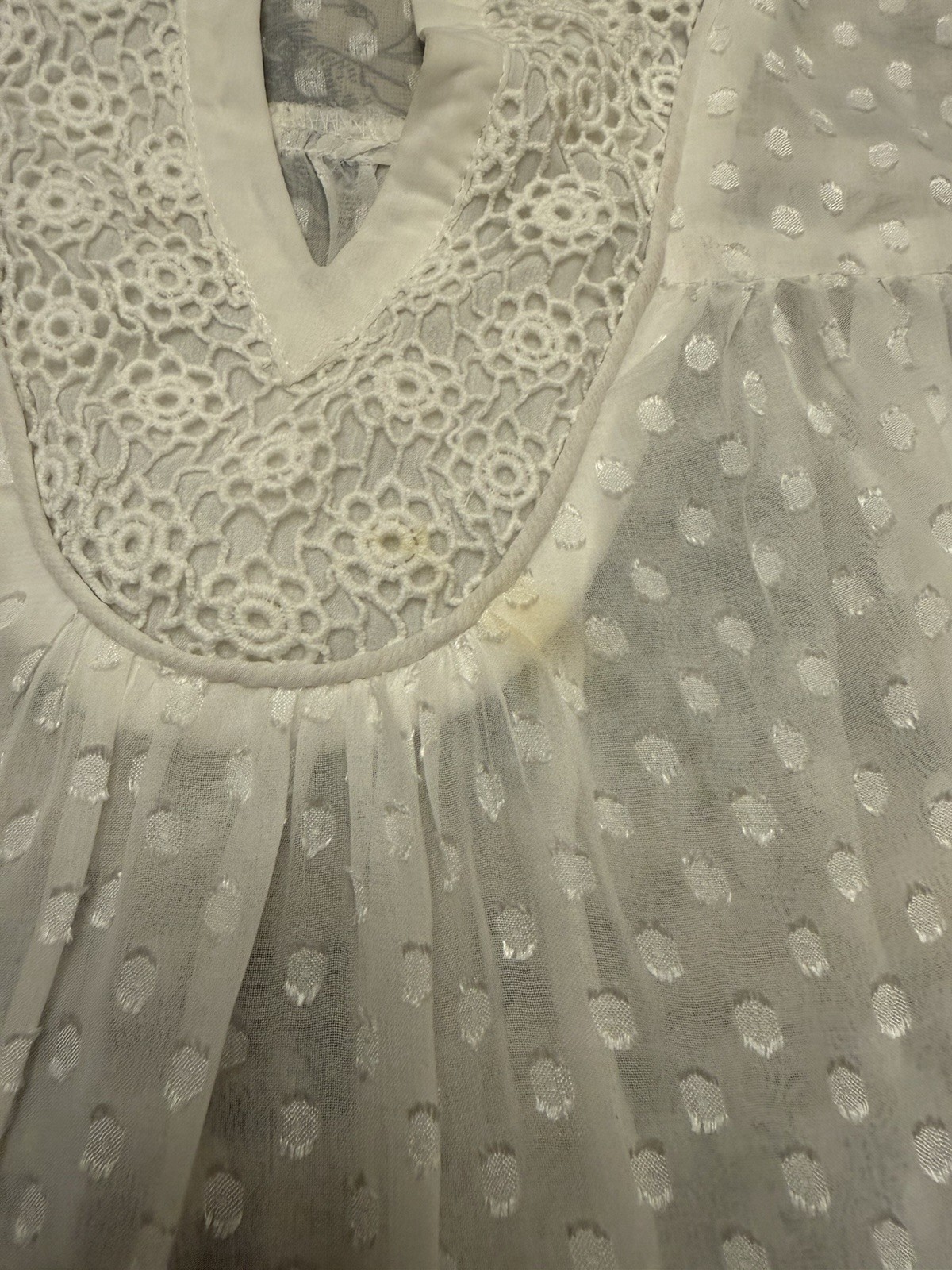 DANIEL RAINN Sheer White Blouse Roll Tab Sleeve MED Pockets Polka Dot Lace STAIN